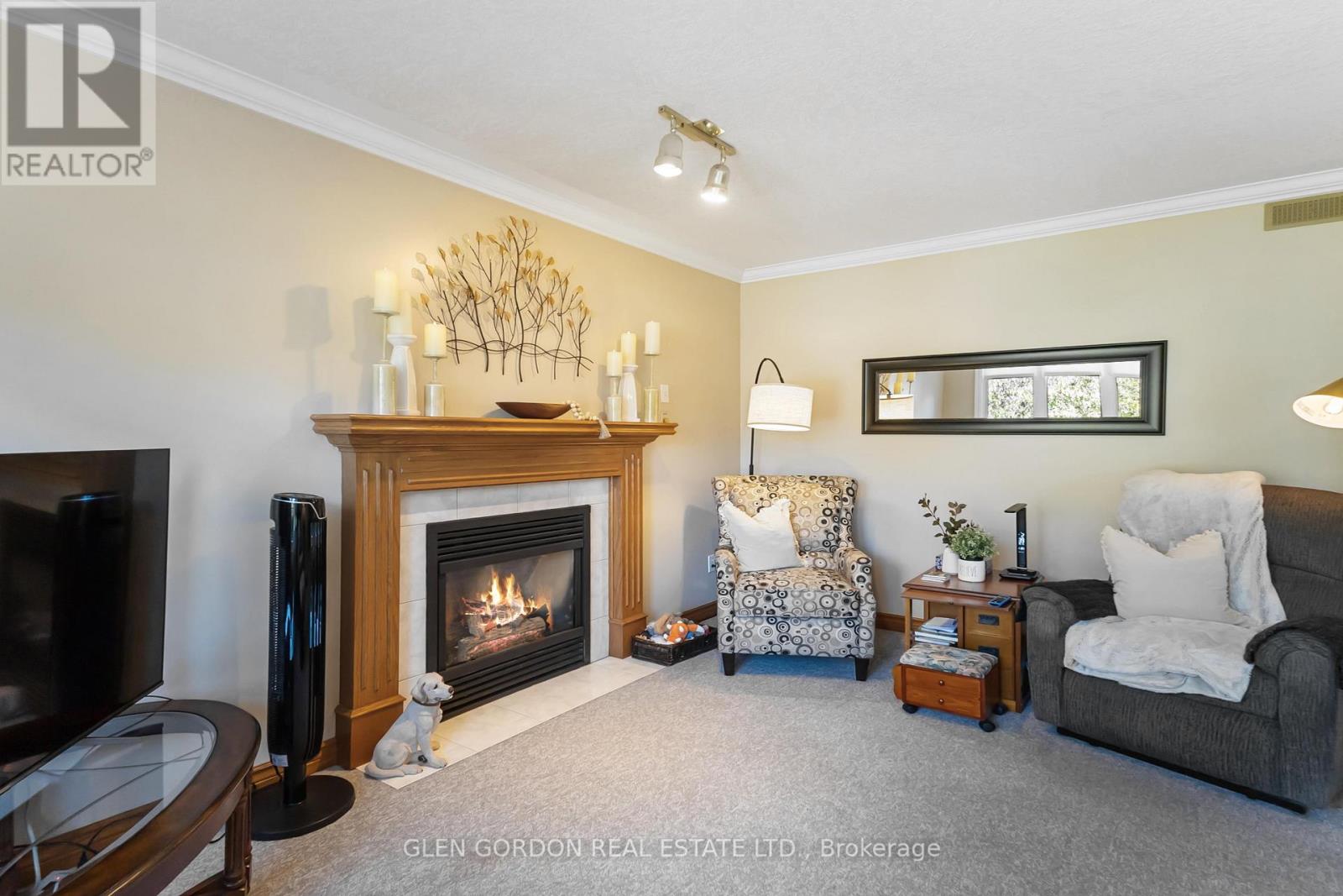 71 Parkview Crescent, Strathroy-Caradoc, Ontario  N7G 4A9 - Photo 24 - X12472280