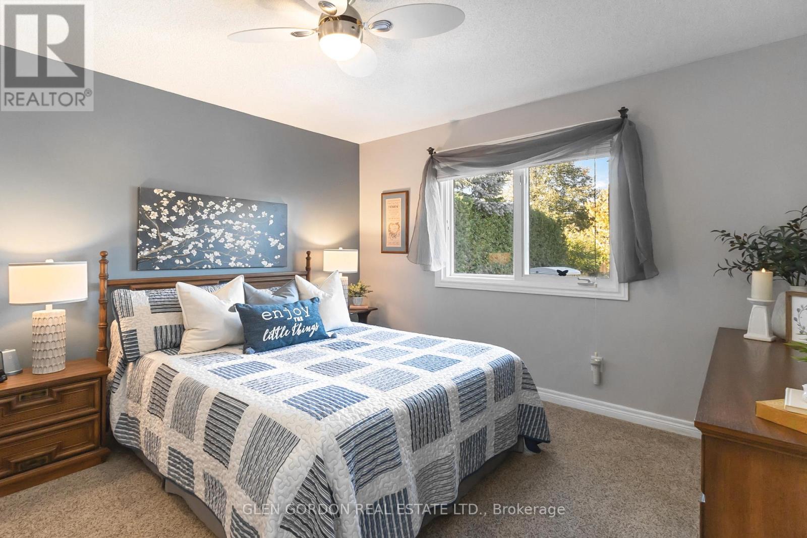 71 Parkview Crescent, Strathroy-Caradoc, Ontario  N7G 4A9 - Photo 25 - X12472280
