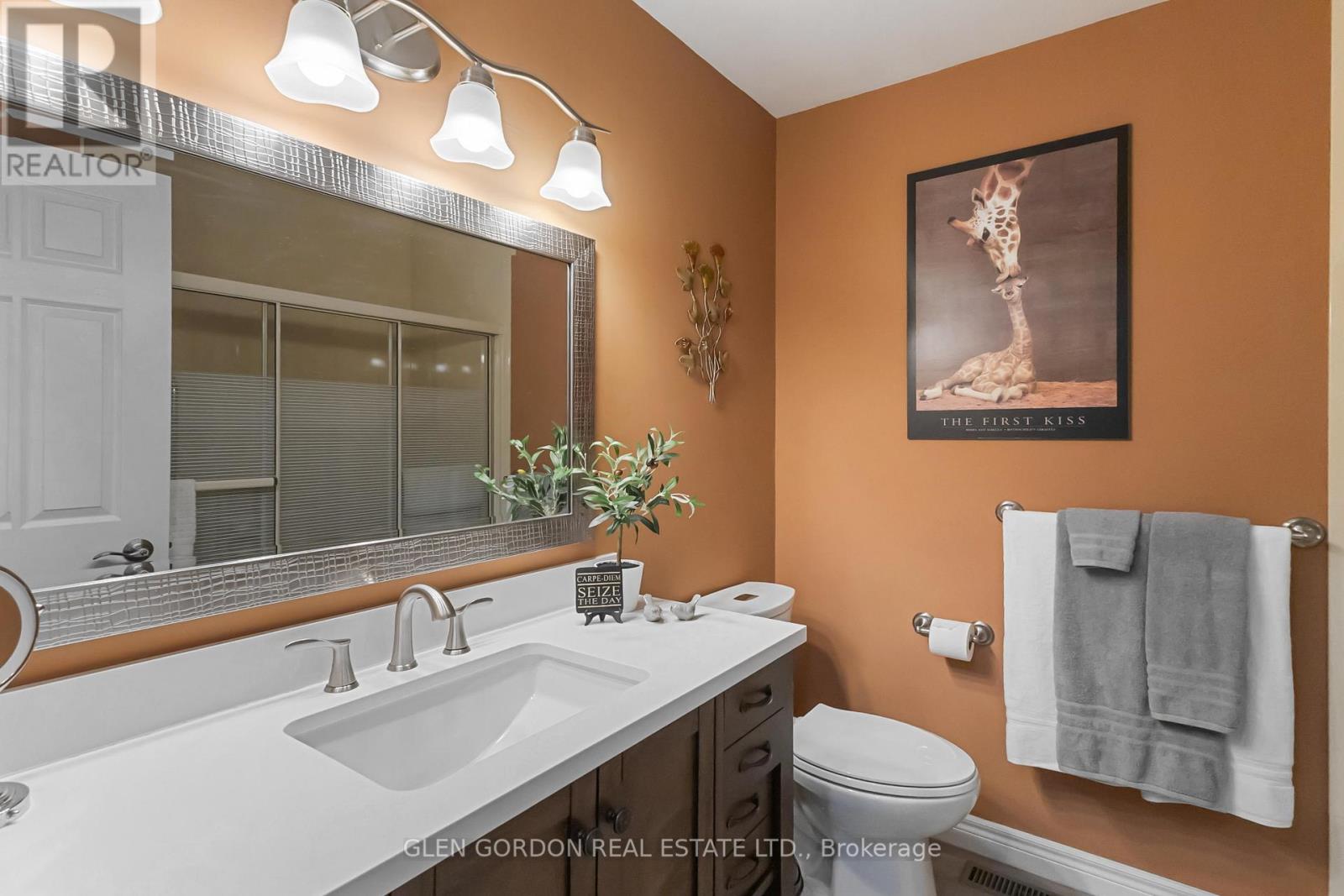 71 Parkview Crescent, Strathroy-Caradoc, Ontario  N7G 4A9 - Photo 30 - X12472280