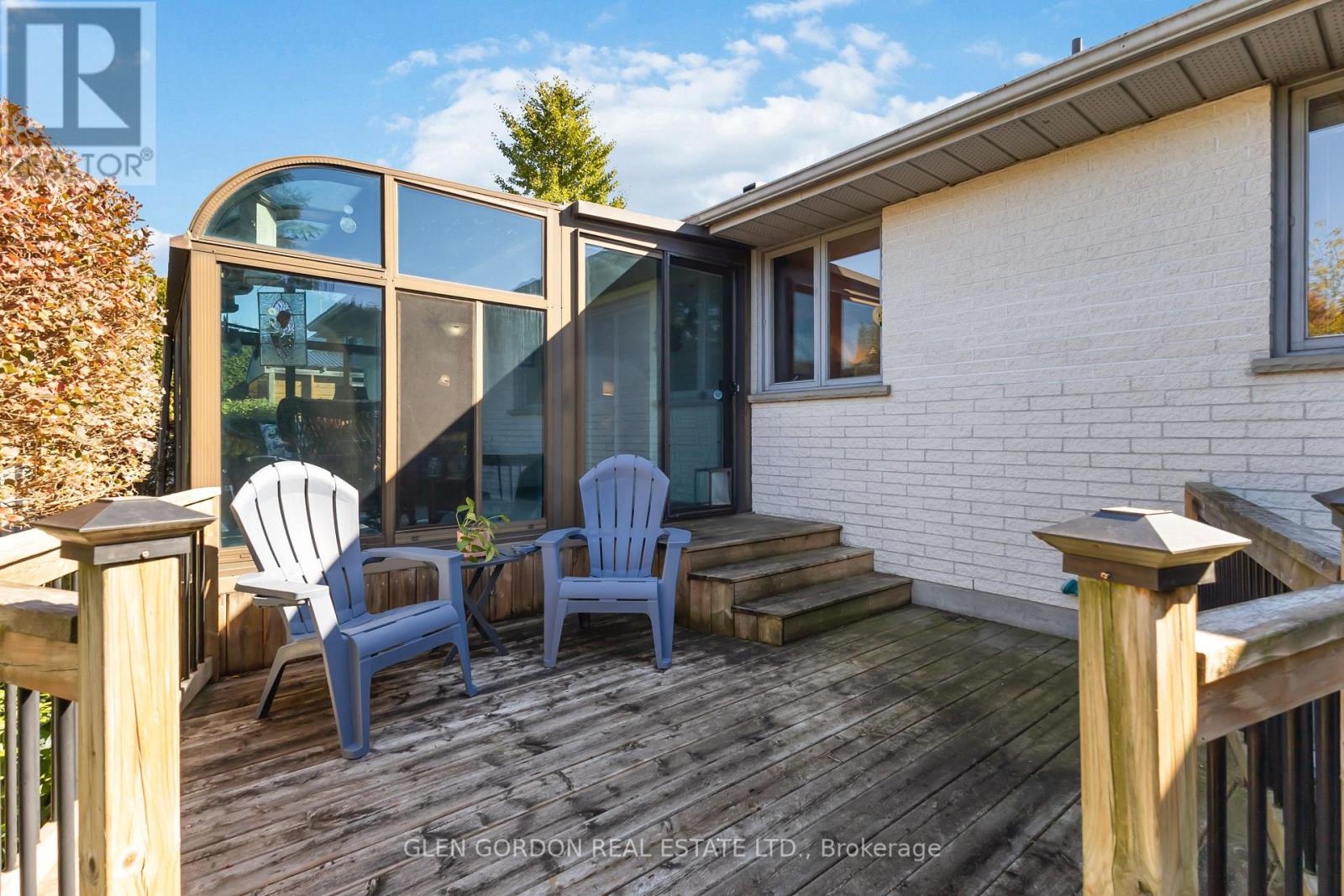 71 Parkview Crescent, Strathroy-Caradoc, Ontario  N7G 4A9 - Photo 37 - X12472280