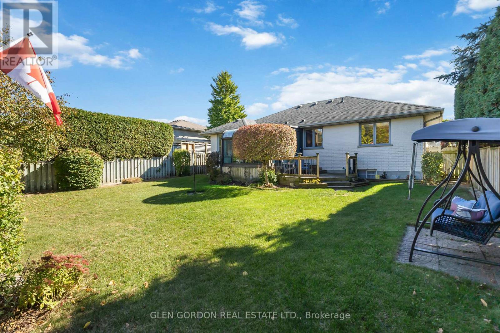 71 Parkview Crescent, Strathroy-Caradoc, Ontario  N7G 4A9 - Photo 41 - X12472280
