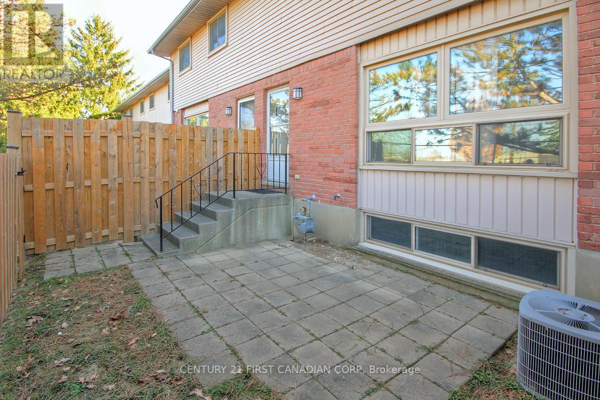 12 - 75 Ansondale Road, London South, Ontario  N6C 5W3 - Photo 23 - X12472312
