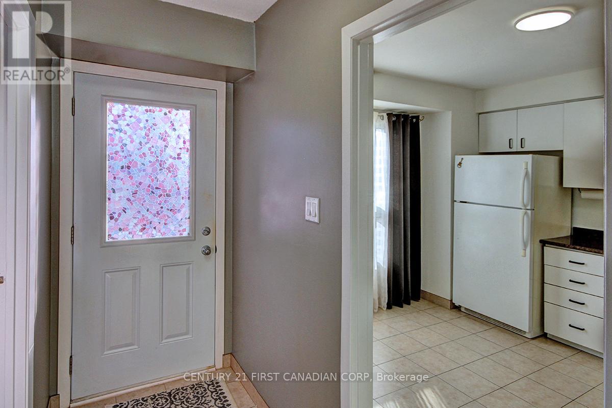 12 - 75 Ansondale Road, London South, Ontario  N6C 5W3 - Photo 3 - X12472312