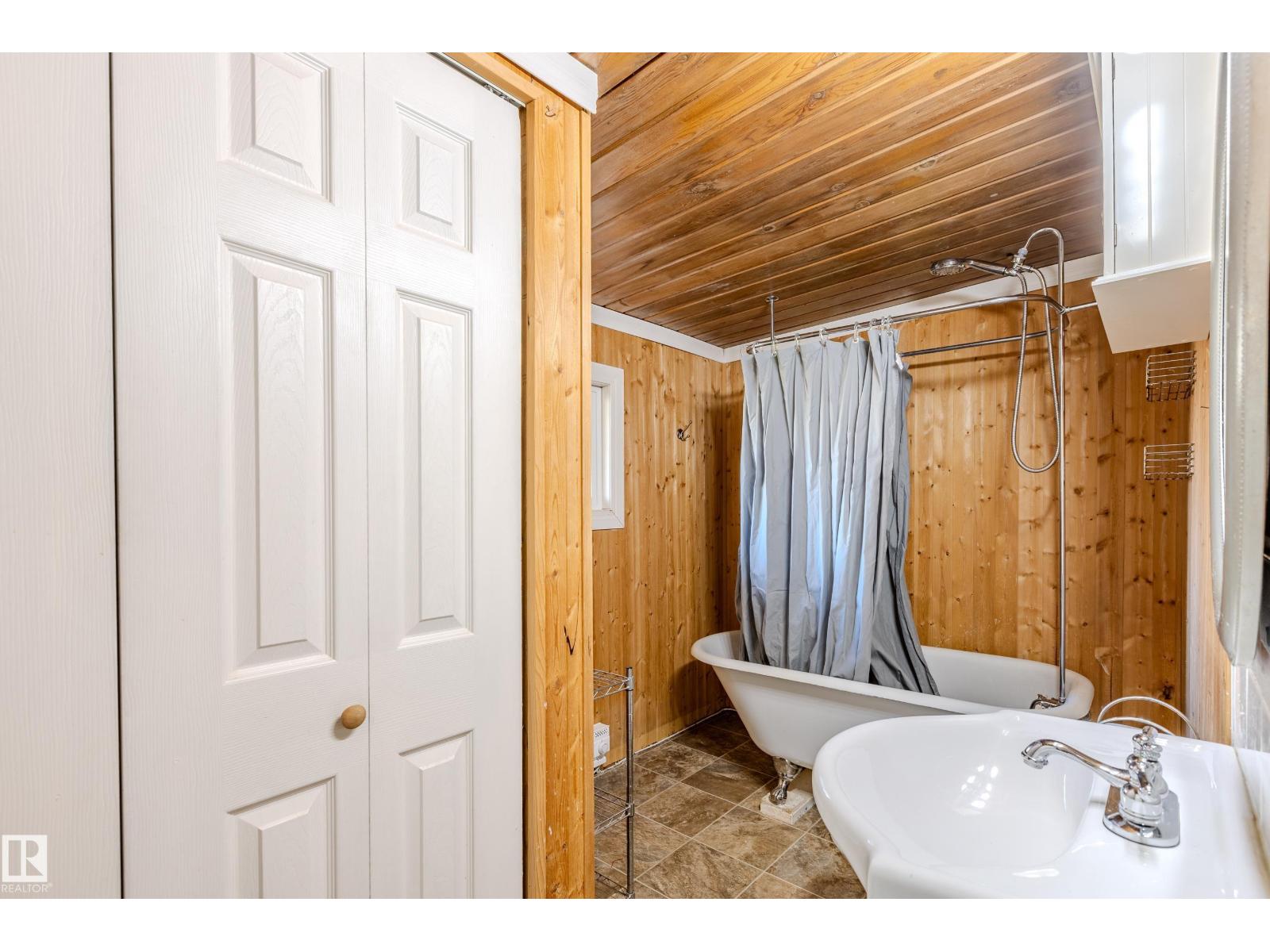 161 Lakeshore Dr, Rural Lac Ste. Anne County, Alberta  T0E 1V0 - Photo 14 - E4462817