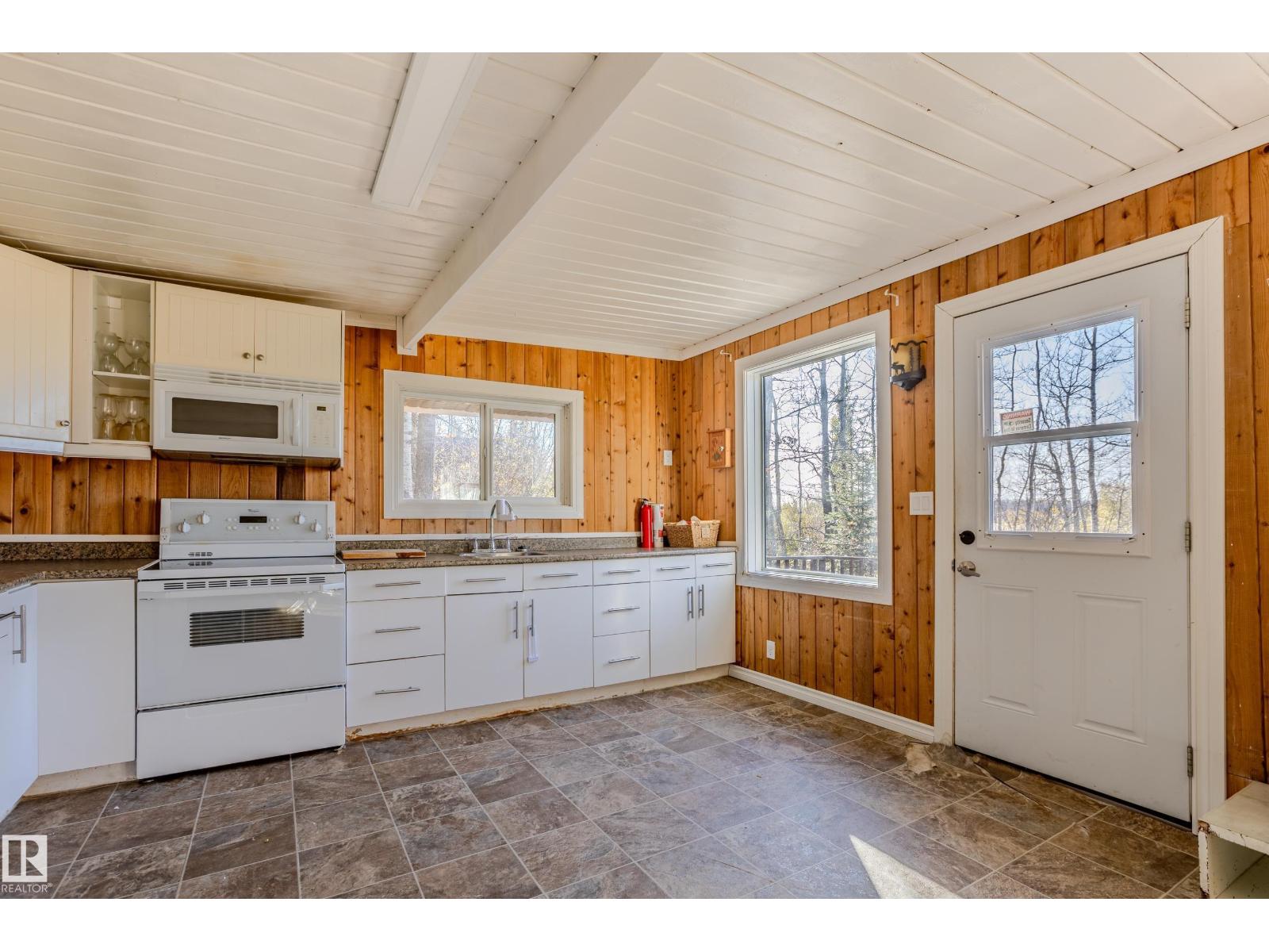 161 Lakeshore Dr, Rural Lac Ste. Anne County, Alberta  T0E 1V0 - Photo 7 - E4462817