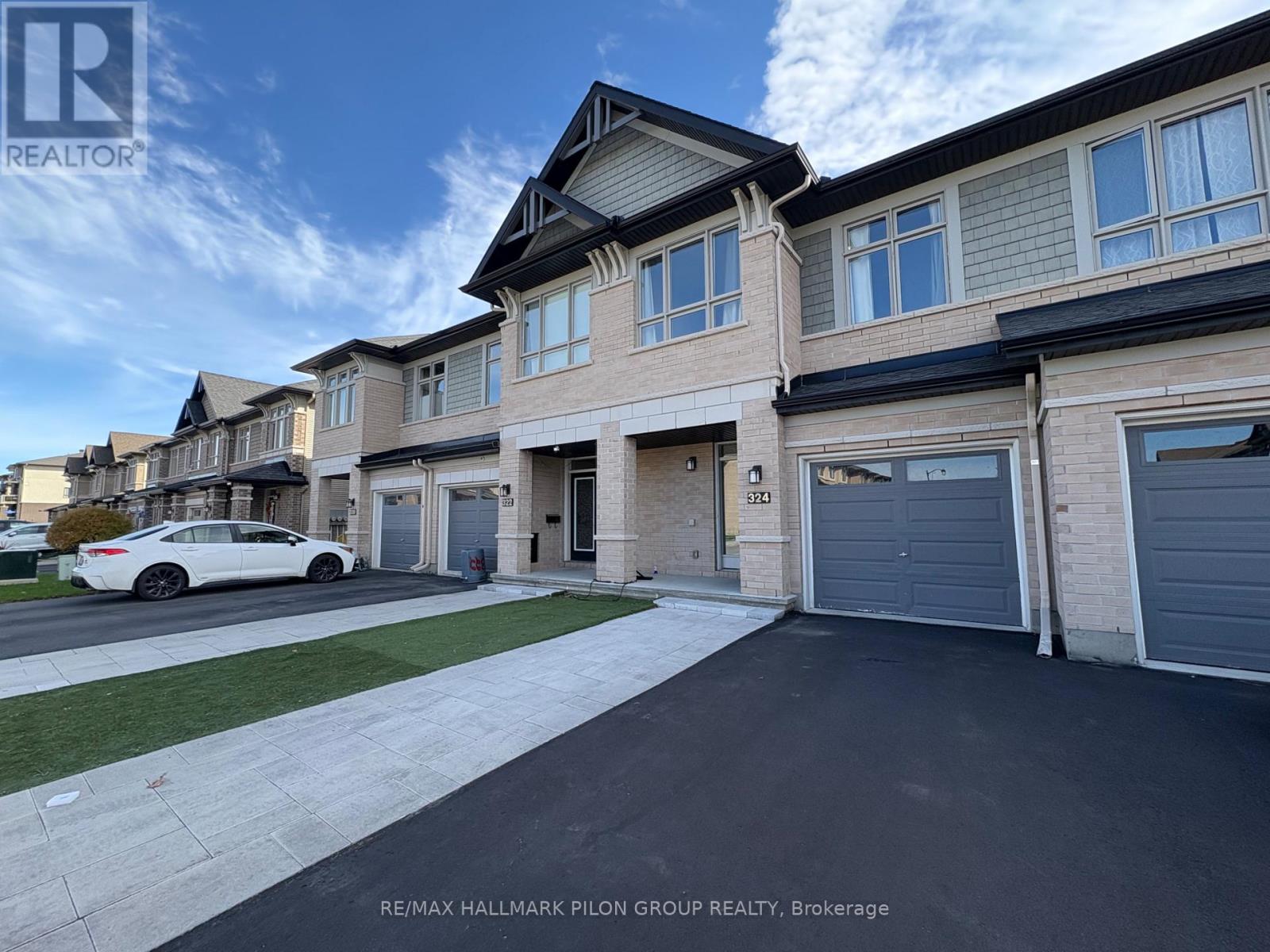 324 RAINROCK CRESCENT, Ottawa, Ontario