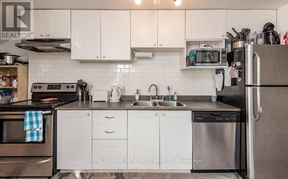 521 Chapel Street, Ottawa, Ontario  K1N 8A1 - Photo 5 - X12472292