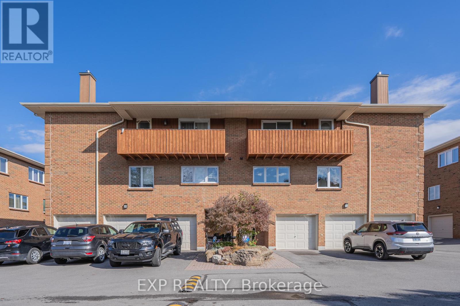 208 STRATAS COURT, Ottawa, Ontario