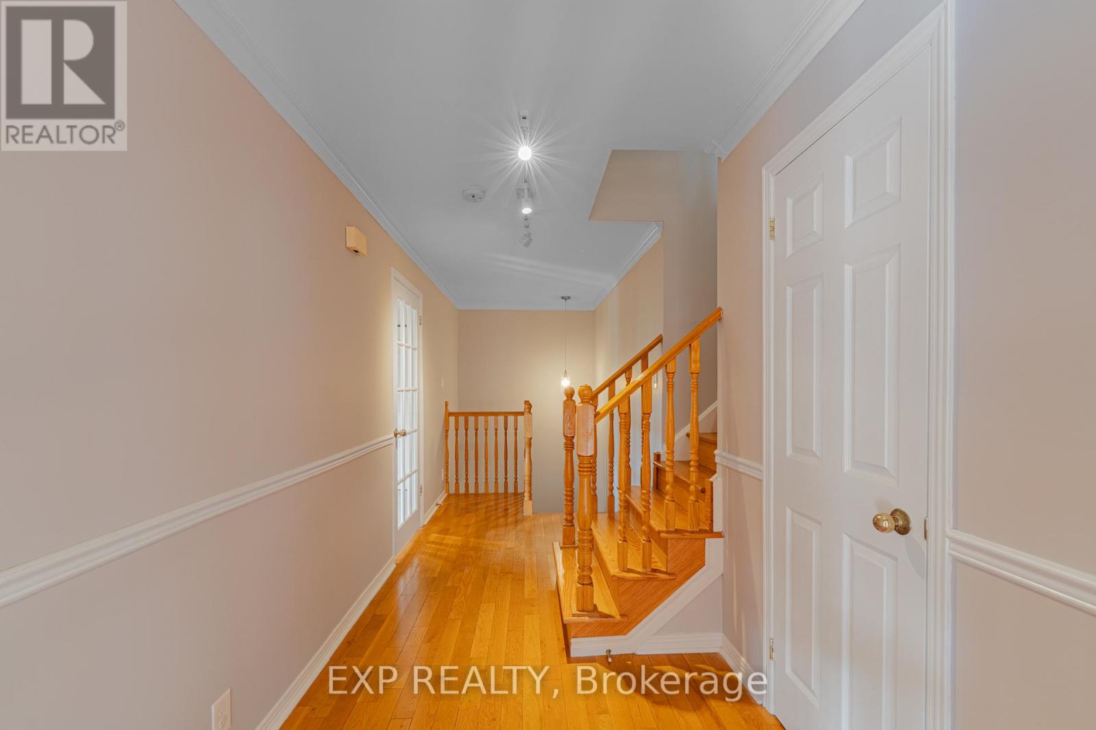 208 Stratas Court, Ottawa, Ontario  K2L 3K5 - Photo 14 - X12472293