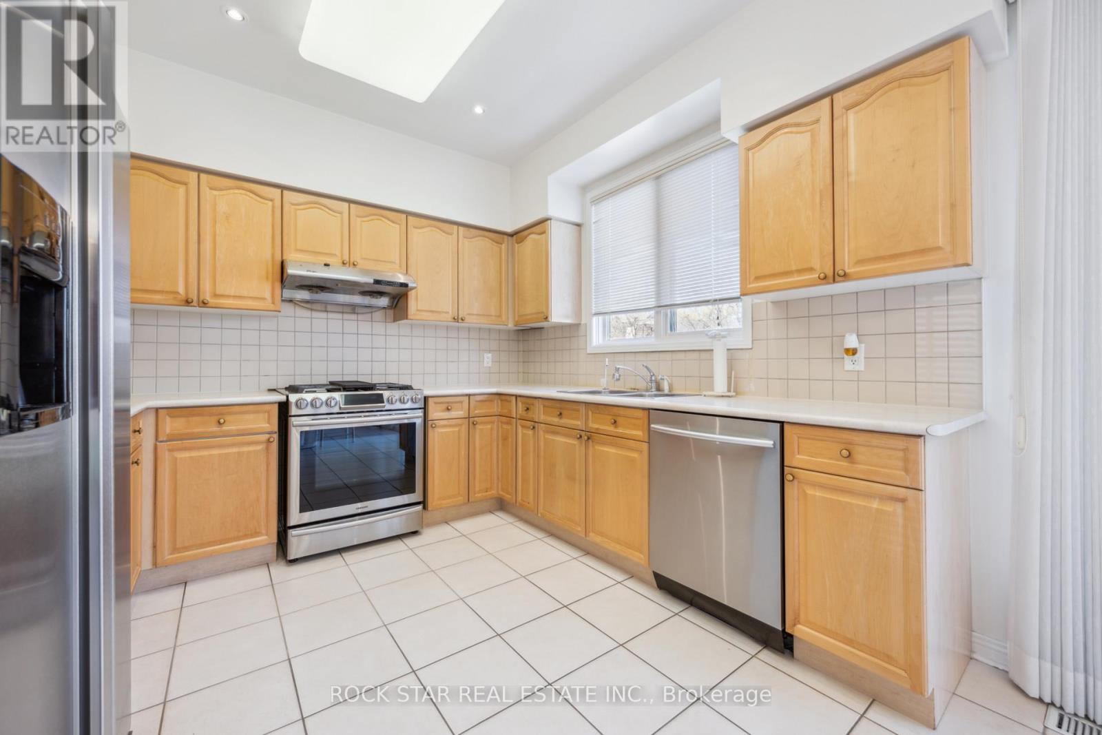 18 Burndenford Crescent, Markham, Ontario  L3P 7Z3 - Photo 17 - N12472156