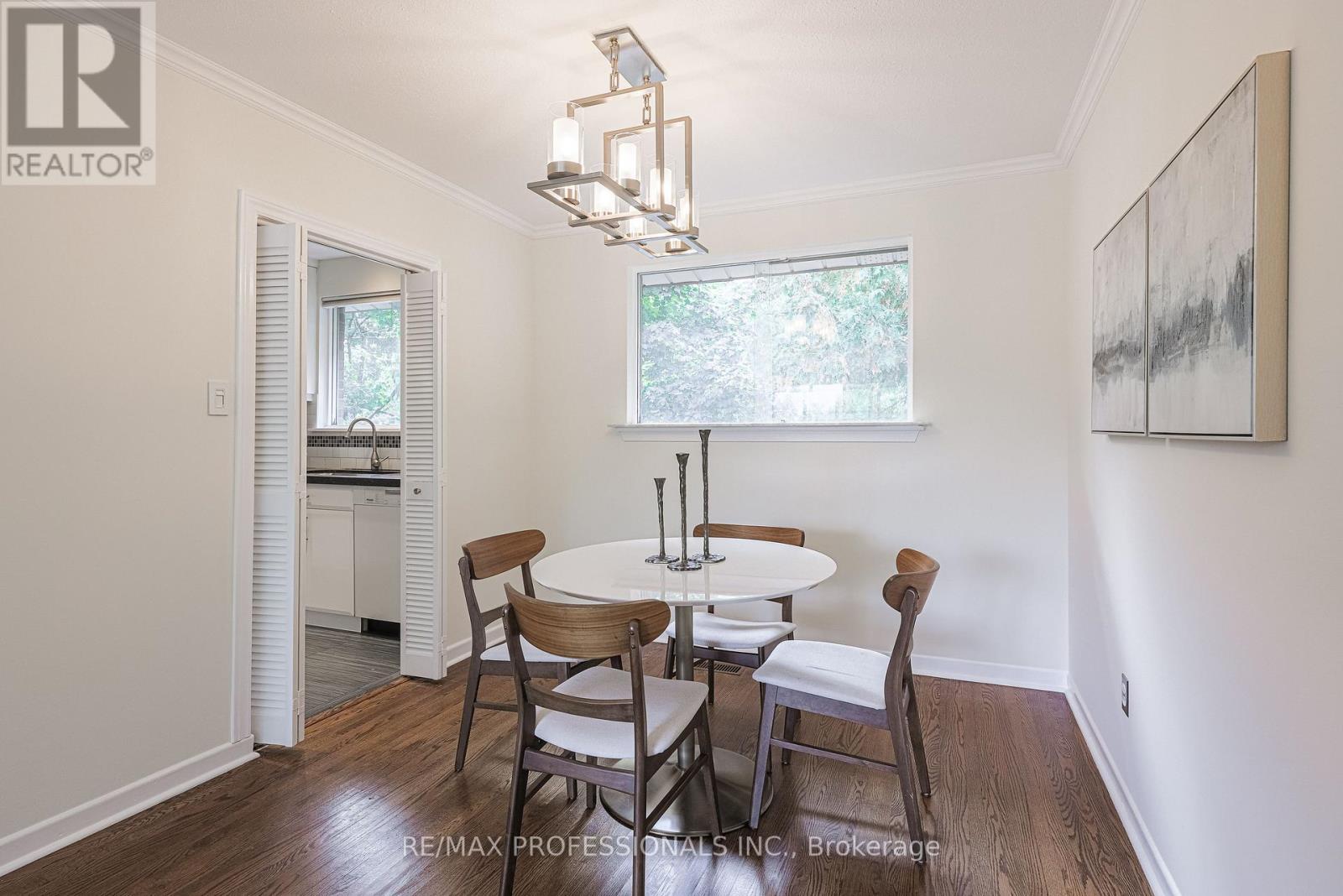 9 Donalbain Crescent, Markham (Royal Orchard), Ontario  L3T 3S3 - Photo 11 - N12472173