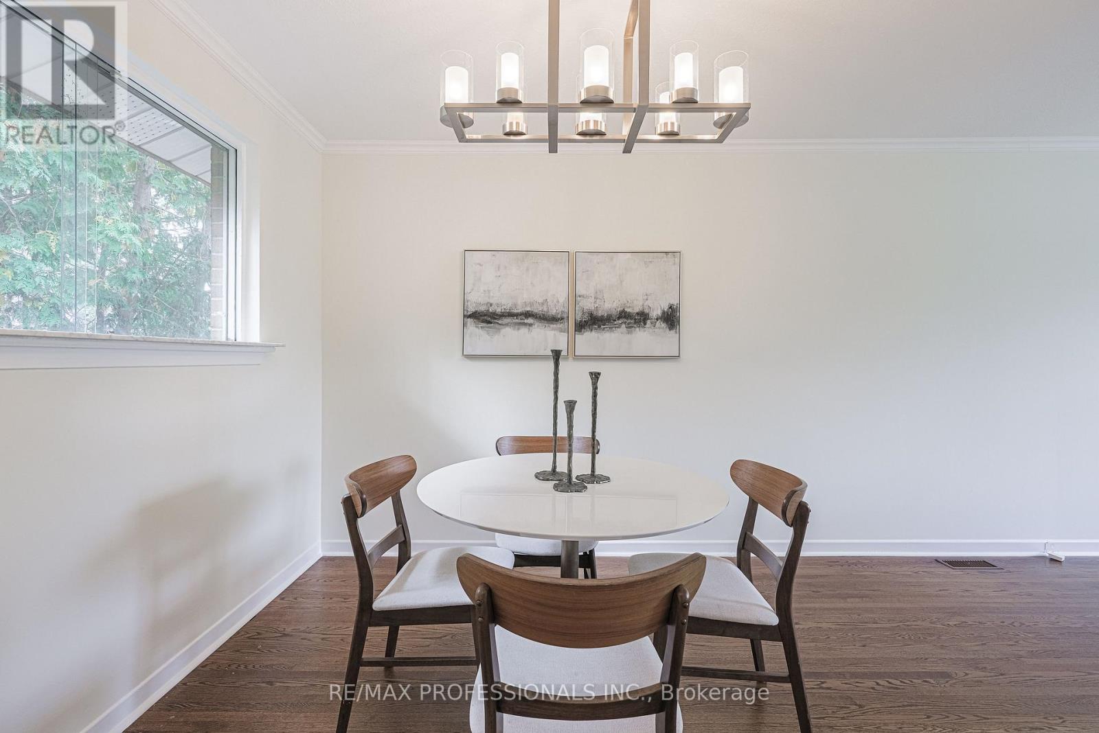 9 Donalbain Crescent, Markham (Royal Orchard), Ontario  L3T 3S3 - Photo 12 - N12472173