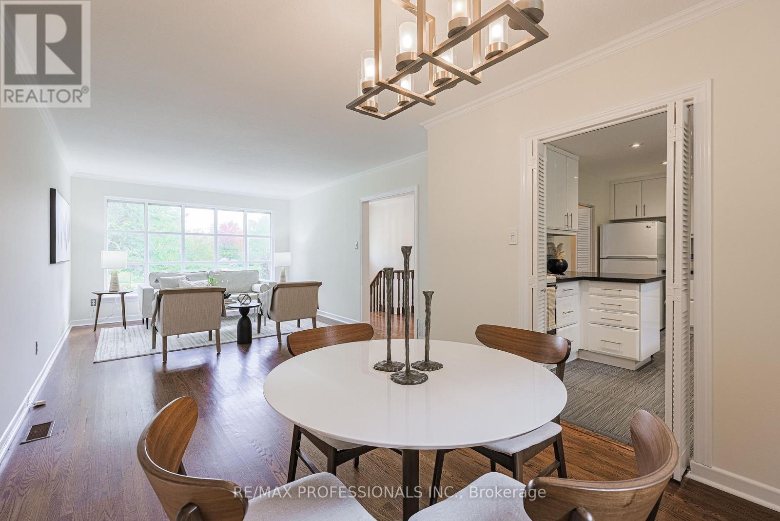 9 Donalbain Crescent, Markham (Royal Orchard), Ontario  L3T 3S3 - Photo 13 - N12472173