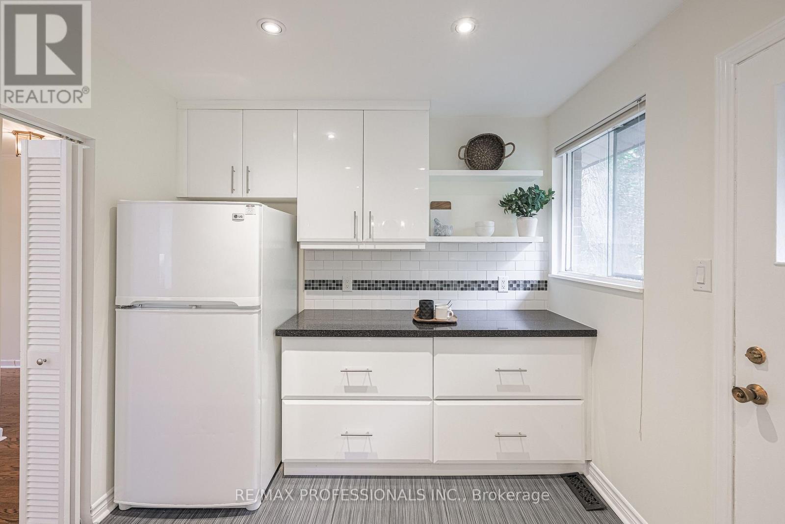 9 Donalbain Crescent, Markham (Royal Orchard), Ontario  L3T 3S3 - Photo 20 - N12472173