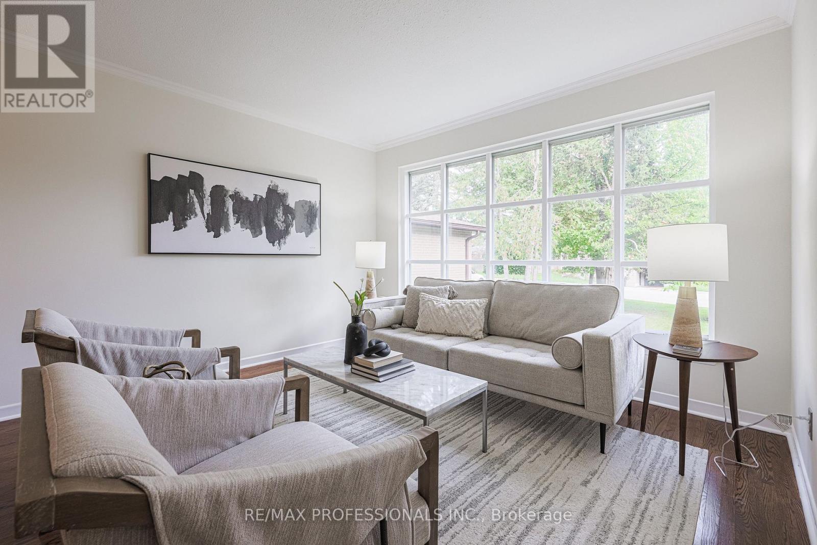 9 Donalbain Crescent, Markham (Royal Orchard), Ontario  L3T 3S3 - Photo 7 - N12472173