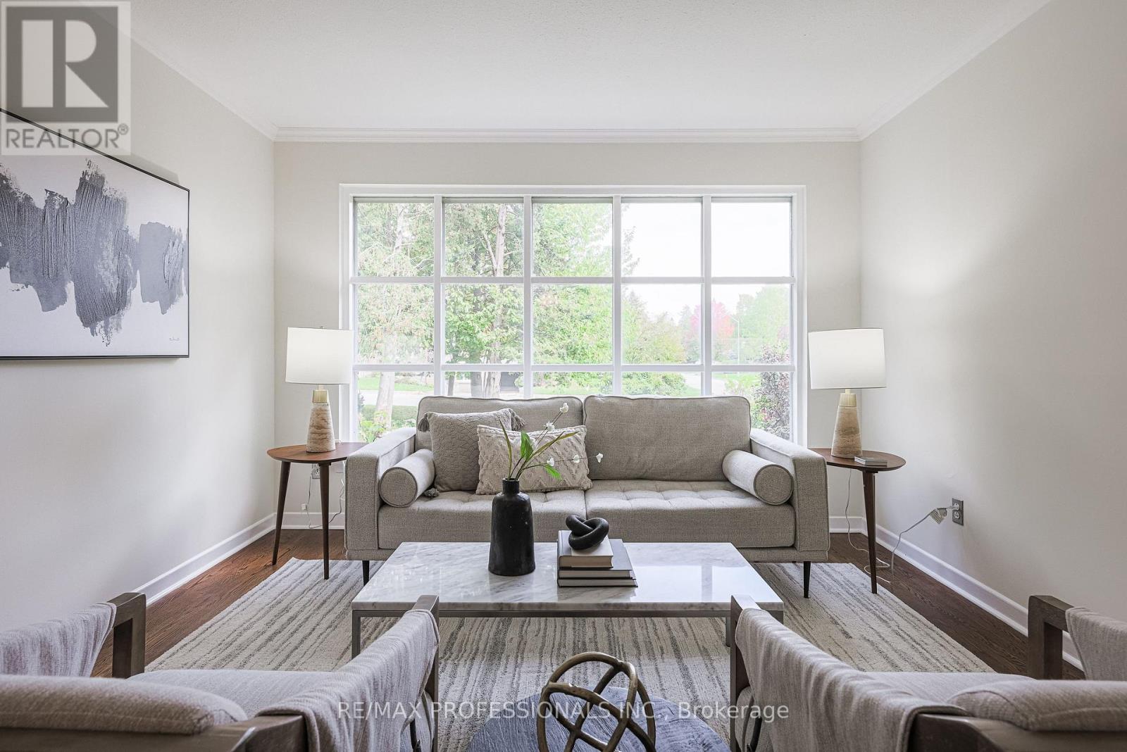 9 Donalbain Crescent, Markham (Royal Orchard), Ontario  L3T 3S3 - Photo 8 - N12472173