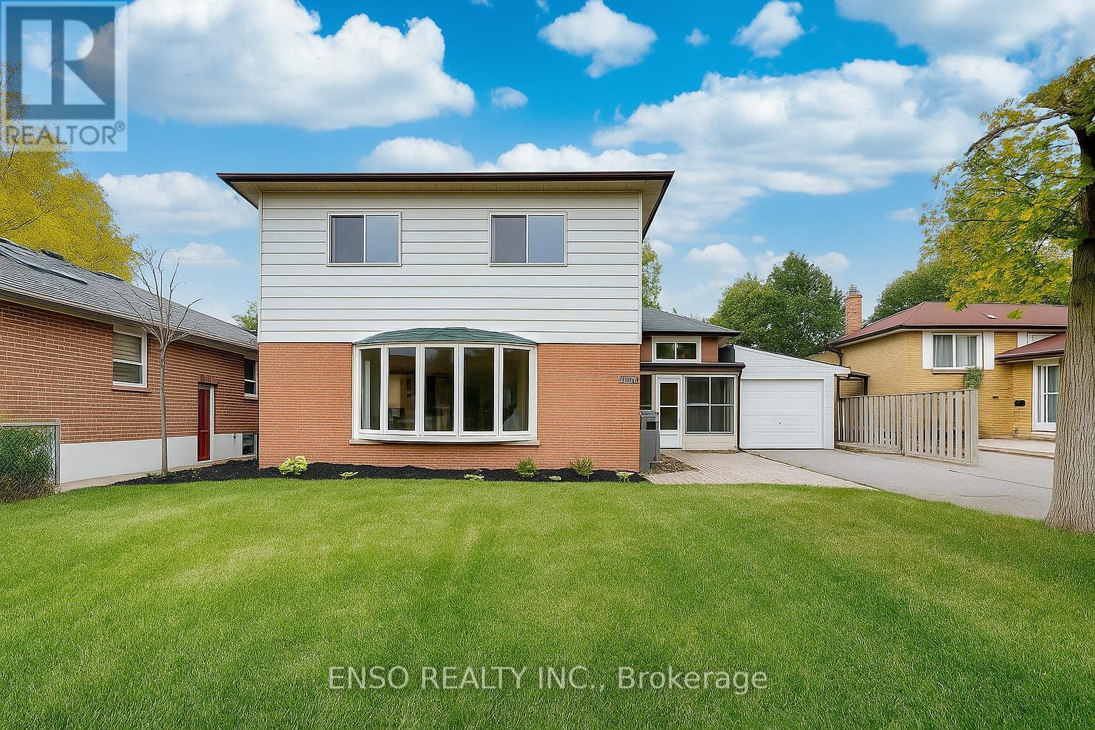 Unit A - 24 Gentry Crescent, Richmond Hill, Ontario  L4C 2G9 - Photo 2 - N12472179
