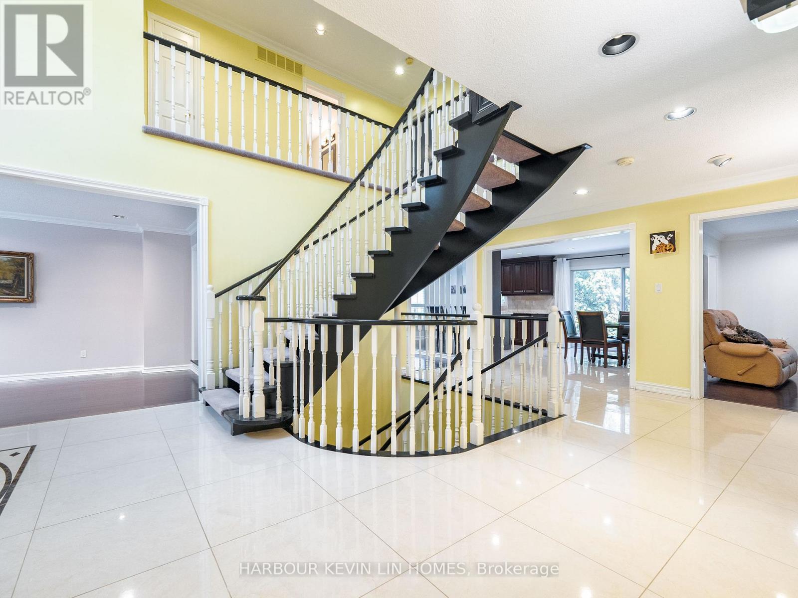25 Pearl Gate Court, Richmond Hill, Ontario  L4B 2R2 - Photo 12 - N12472194