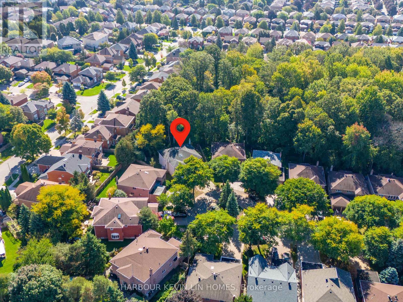 25 Pearl Gate Court, Richmond Hill, Ontario  L4B 2R2 - Photo 2 - N12472194
