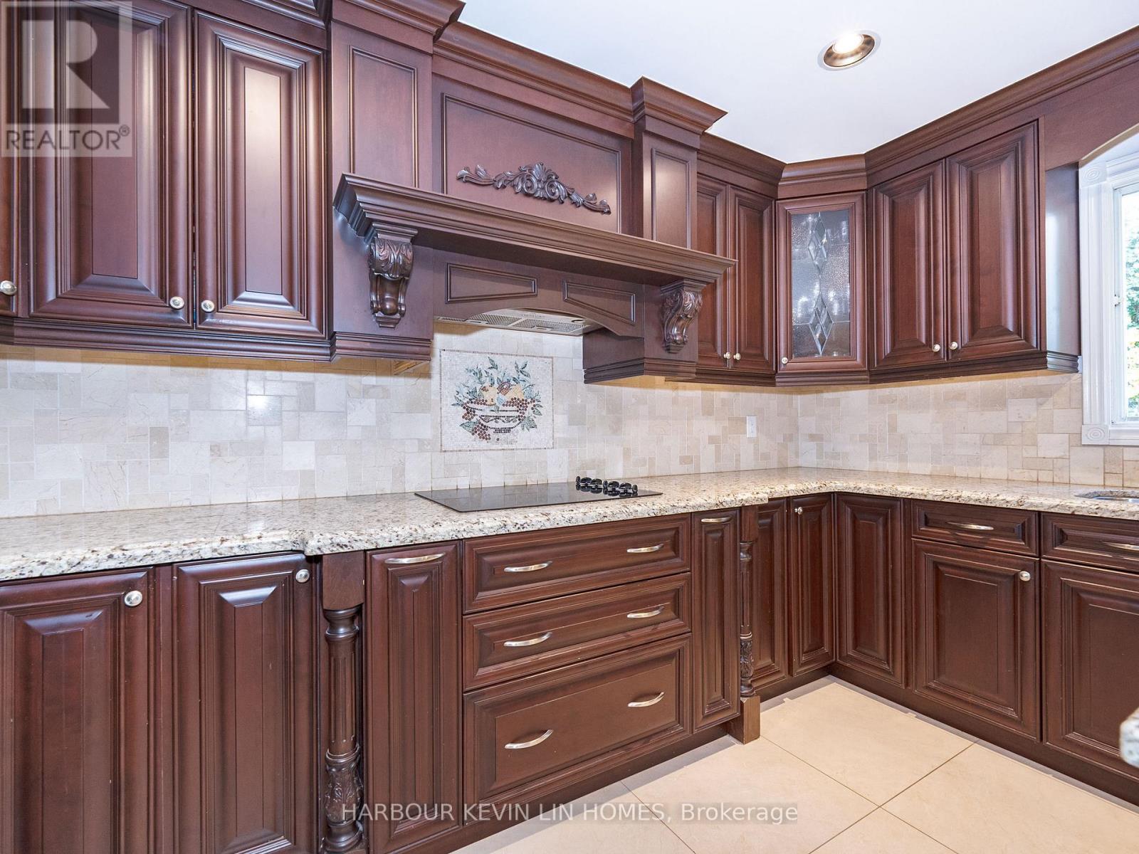 25 Pearl Gate Court, Richmond Hill, Ontario  L4B 2R2 - Photo 23 - N12472194