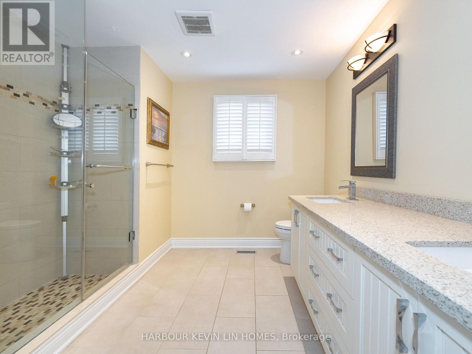 25 Pearl Gate Court, Richmond Hill, Ontario  L4B 2R2 - Photo 41 - N12472194