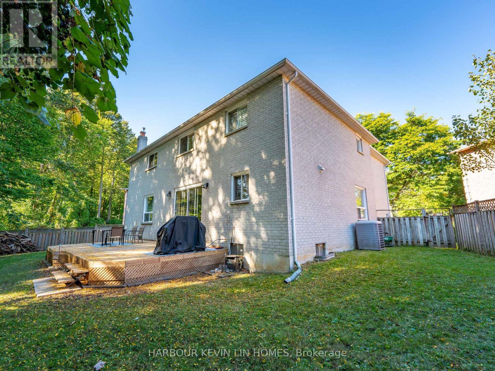 25 Pearl Gate Court, Richmond Hill, Ontario  L4B 2R2 - Photo 7 - N12472194