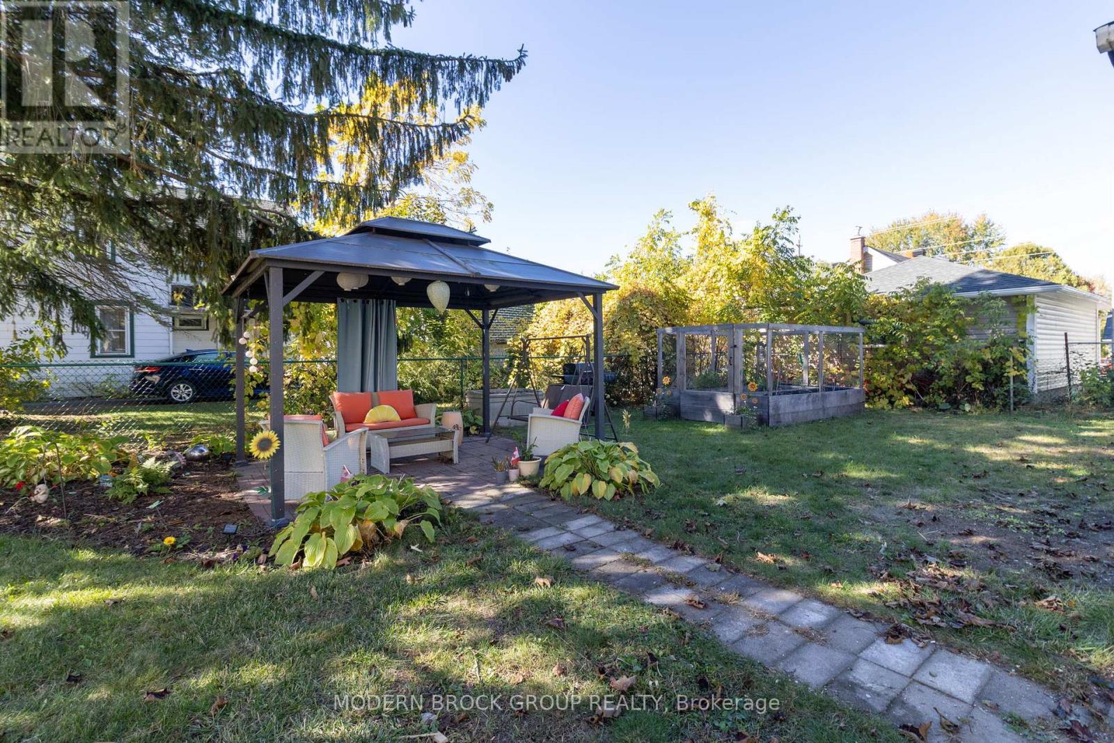 44 Havelock Street, Brockville, Ontario  K6V 4M1 - Photo 11 - X12472259