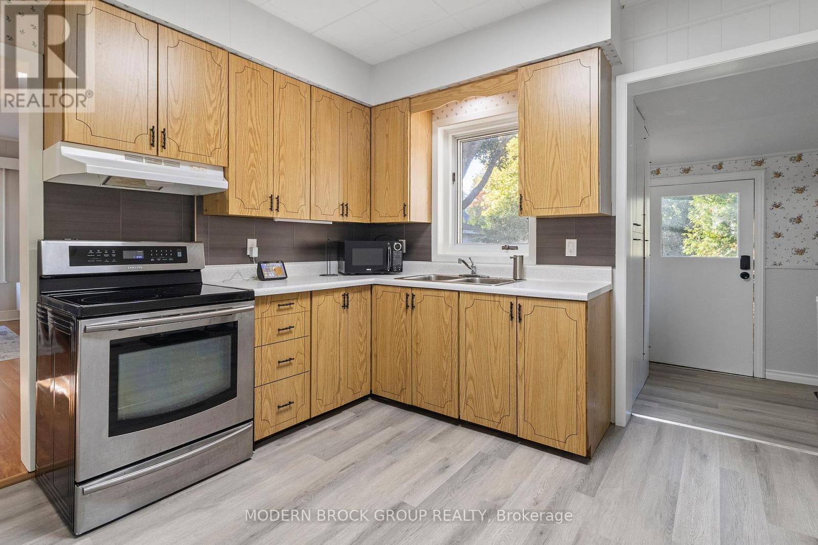 44 Havelock Street, Brockville, Ontario  K6V 4M1 - Photo 24 - X12472259