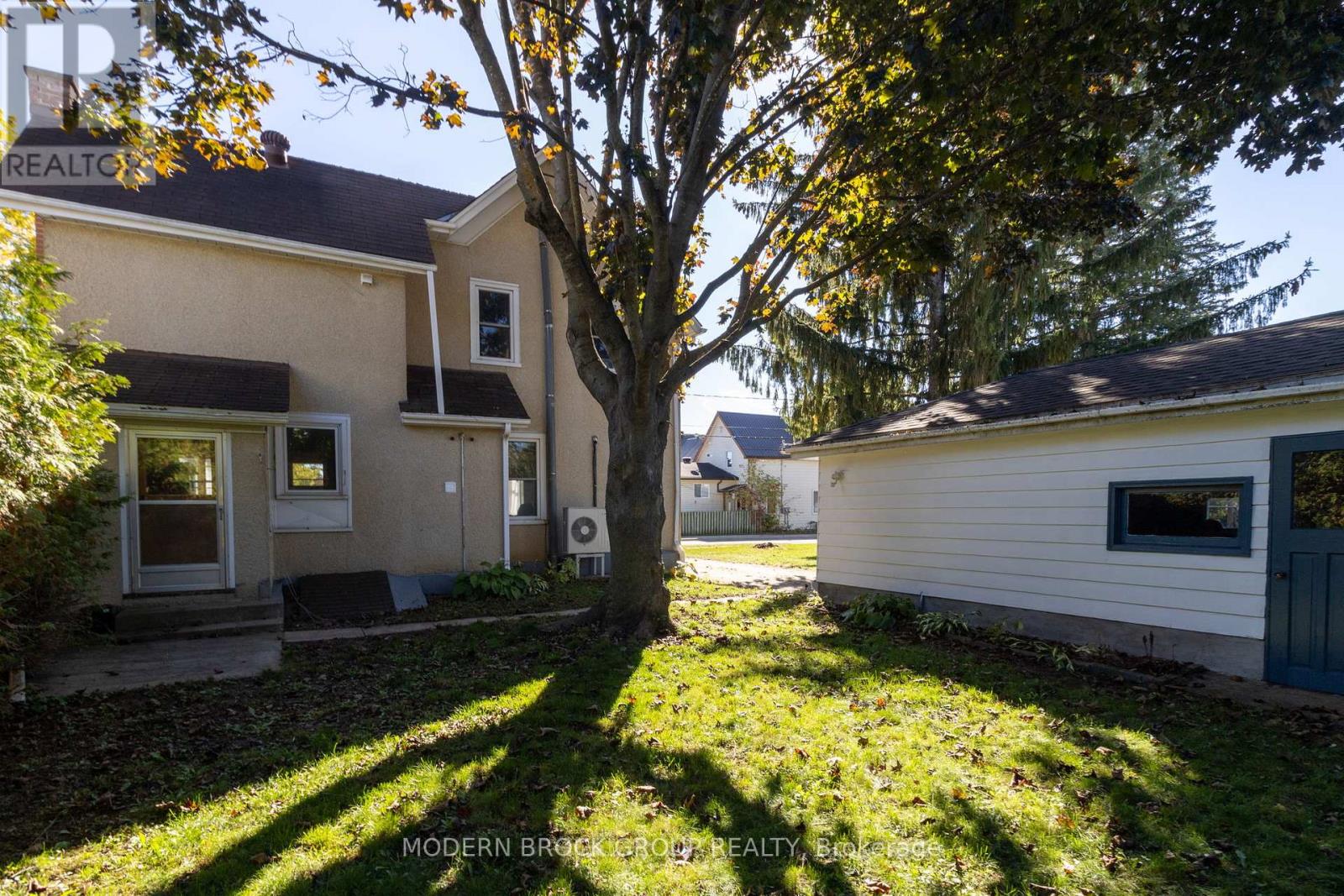 44 Havelock Street, Brockville, Ontario  K6V 4M1 - Photo 4 - X12472259