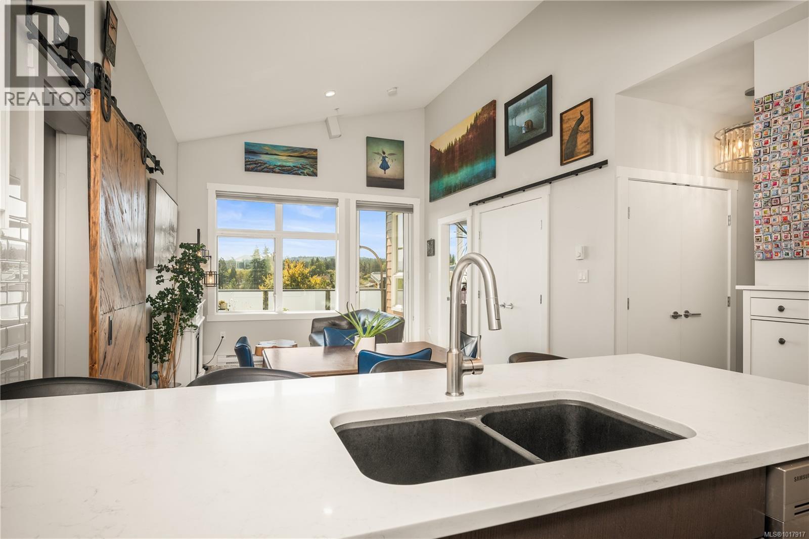 301 525 Third St, Nanaimo, British Columbia  V9R 1W7 - Photo 10 - 1017917