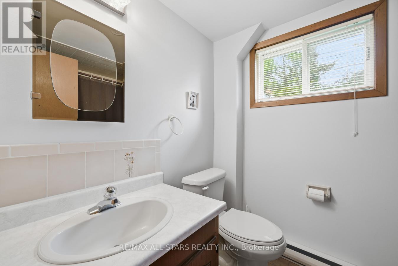 94 Plum Point Lane, Kawartha Lakes (Mariposa), Ontario  K0M 2C0 - Photo 15 - X12472264