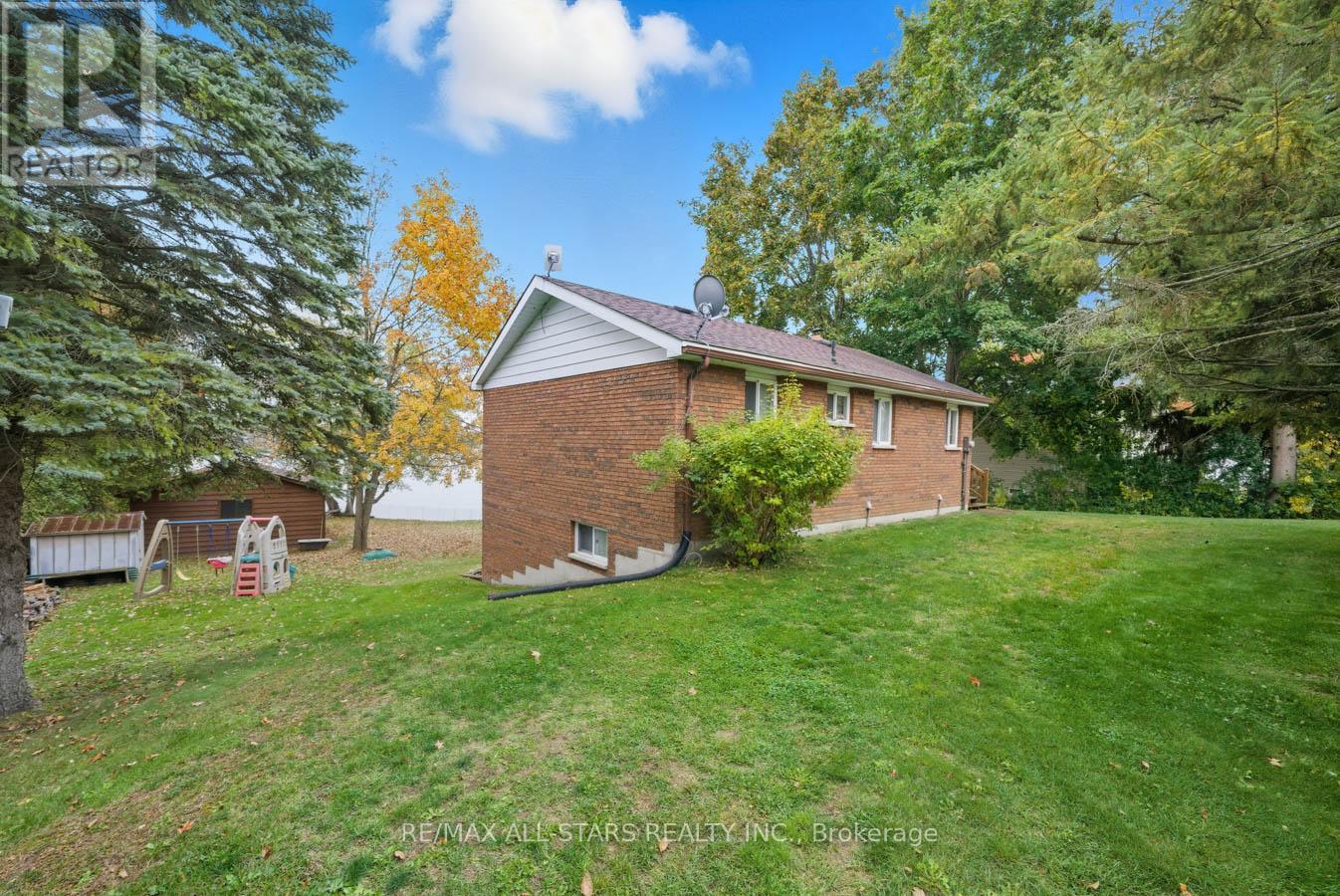 94 Plum Point Lane, Kawartha Lakes (Mariposa), Ontario  K0M 2C0 - Photo 3 - X12472264
