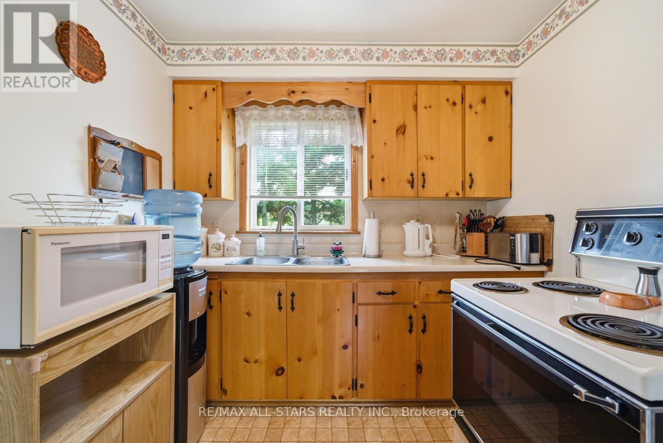 94 Plum Point Lane, Kawartha Lakes (Mariposa), Ontario  K0M 2C0 - Photo 7 - X12472264