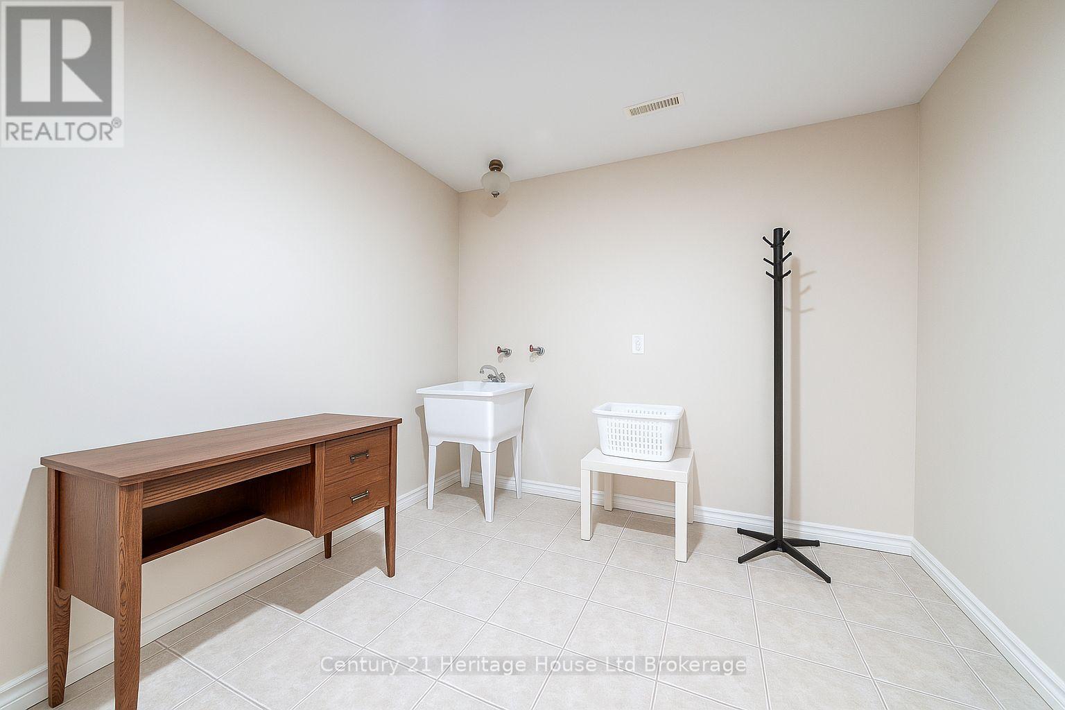 2 - 667 Southwood Way, Woodstock, Ontario  N4S 9A6 - Photo 21 - X12416661