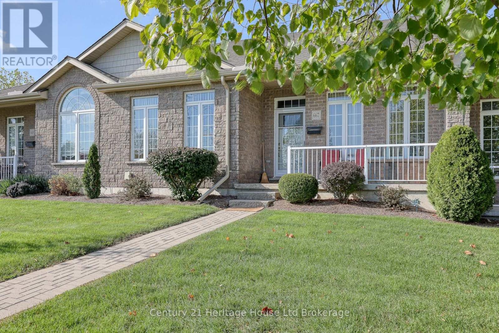 2 - 667 Southwood Way, Woodstock, Ontario  N4S 9A6 - Photo 2 - X12416661