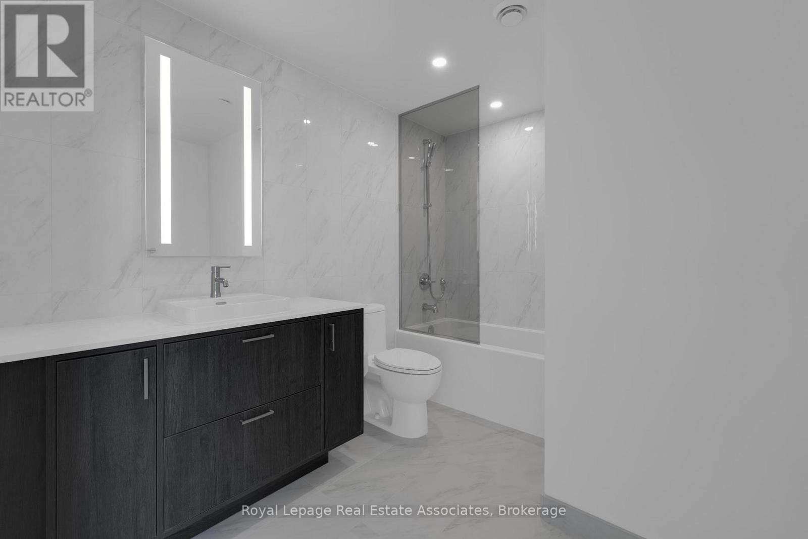 312 - 259 The Kingsway, Toronto, Ontario  M9A 0G2 - Photo 14 - W12472132
