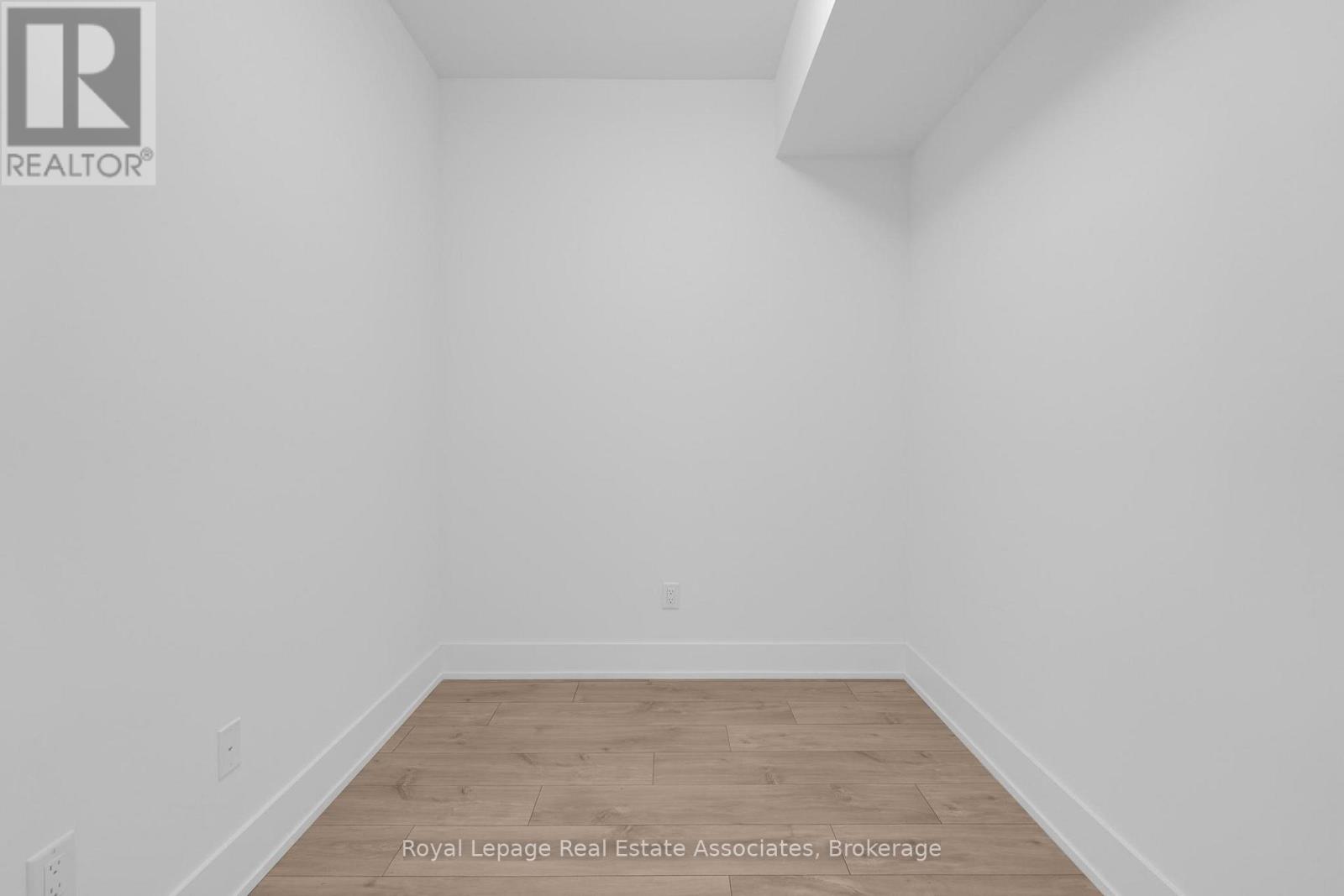 312 - 259 The Kingsway, Toronto, Ontario  M9A 0G2 - Photo 5 - W12472132