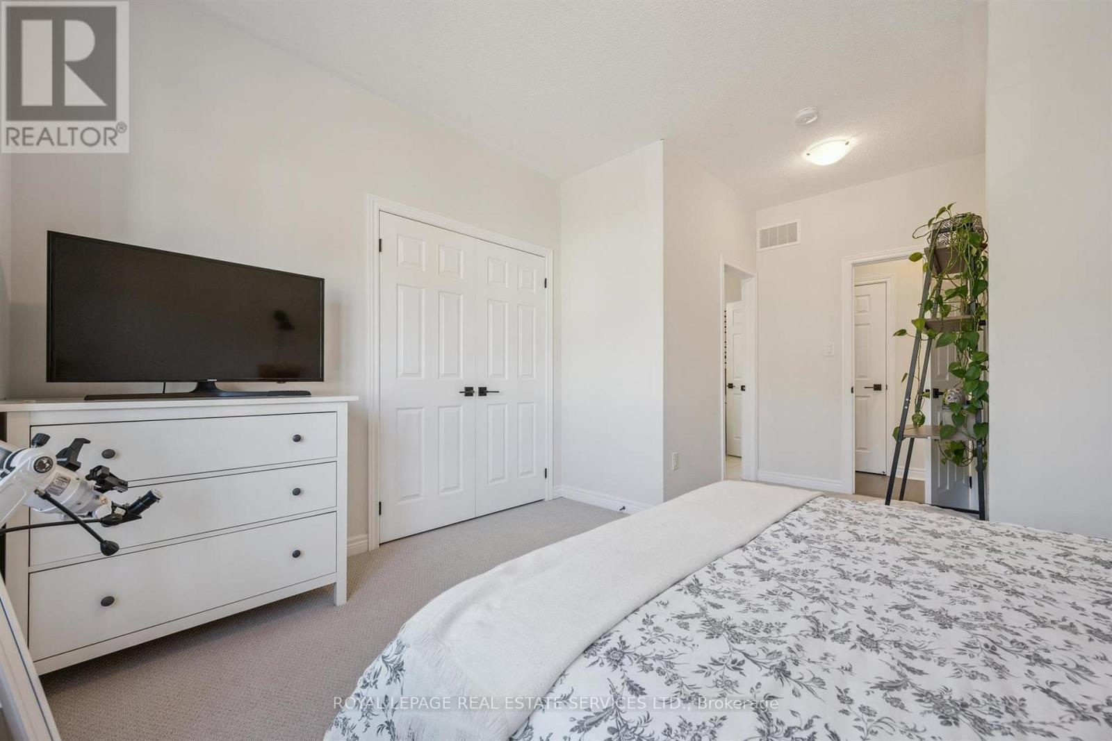 234 Polly Drive, Oakville (Go Glenorchy), Ontario  L6M 5J9 - Photo 34 - W12472197