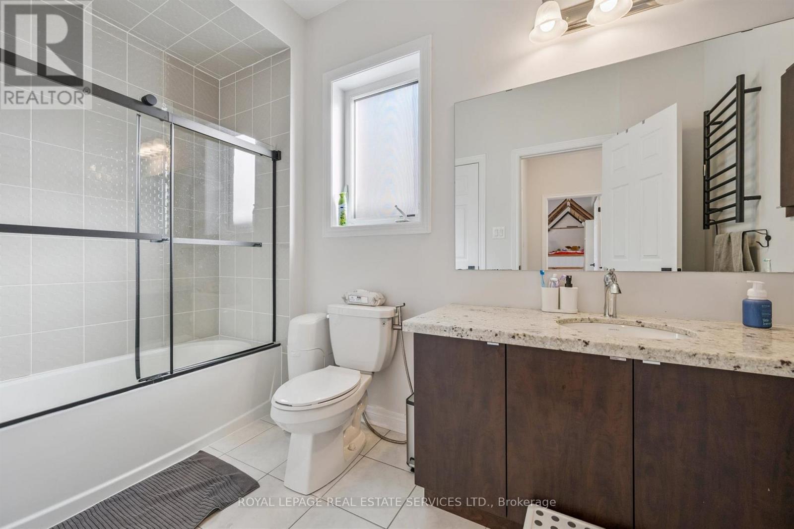 234 Polly Drive, Oakville (Go Glenorchy), Ontario  L6M 5J9 - Photo 35 - W12472197