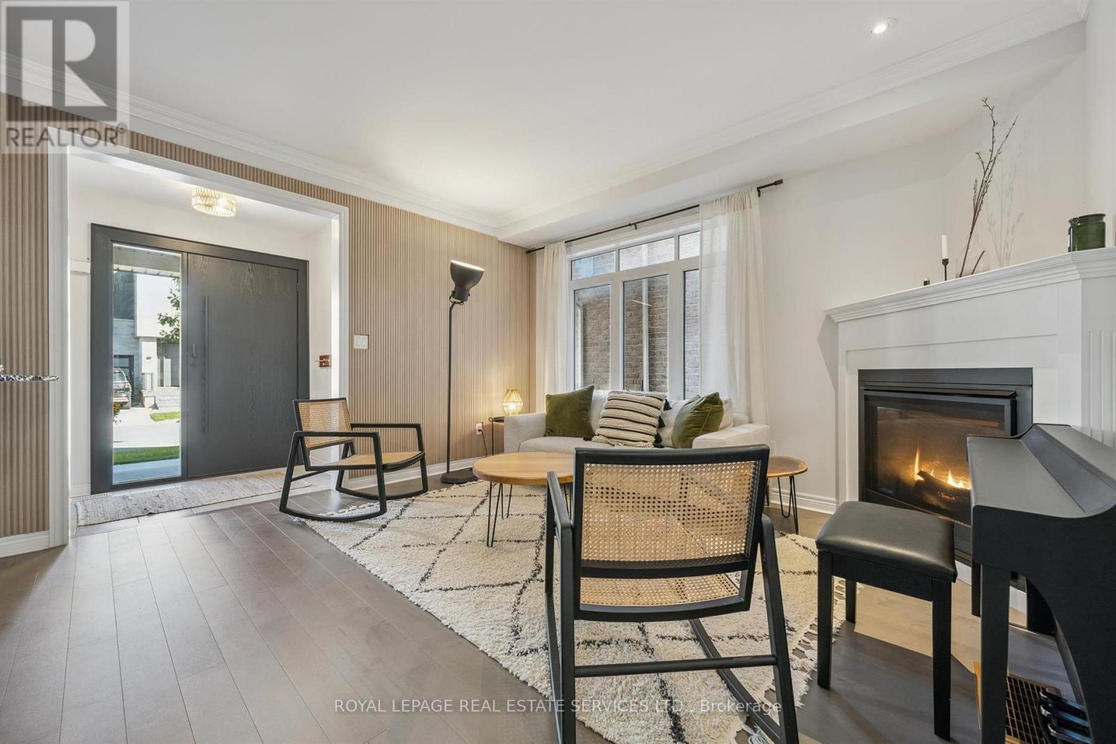 234 Polly Drive, Oakville (Go Glenorchy), Ontario  L6M 5J9 - Photo 7 - W12472197