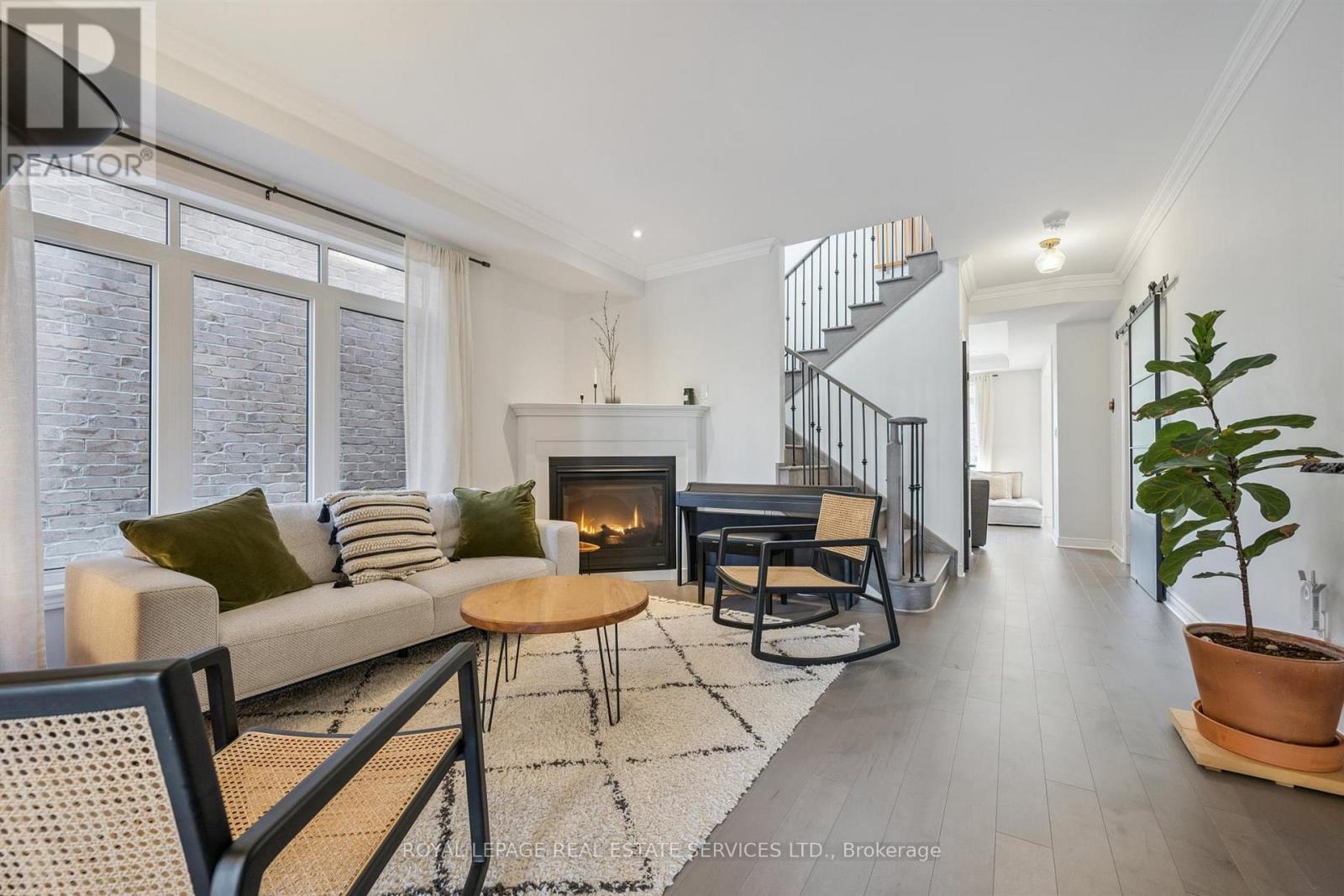 234 Polly Drive, Oakville (Go Glenorchy), Ontario  L6M 5J9 - Photo 9 - W12472197
