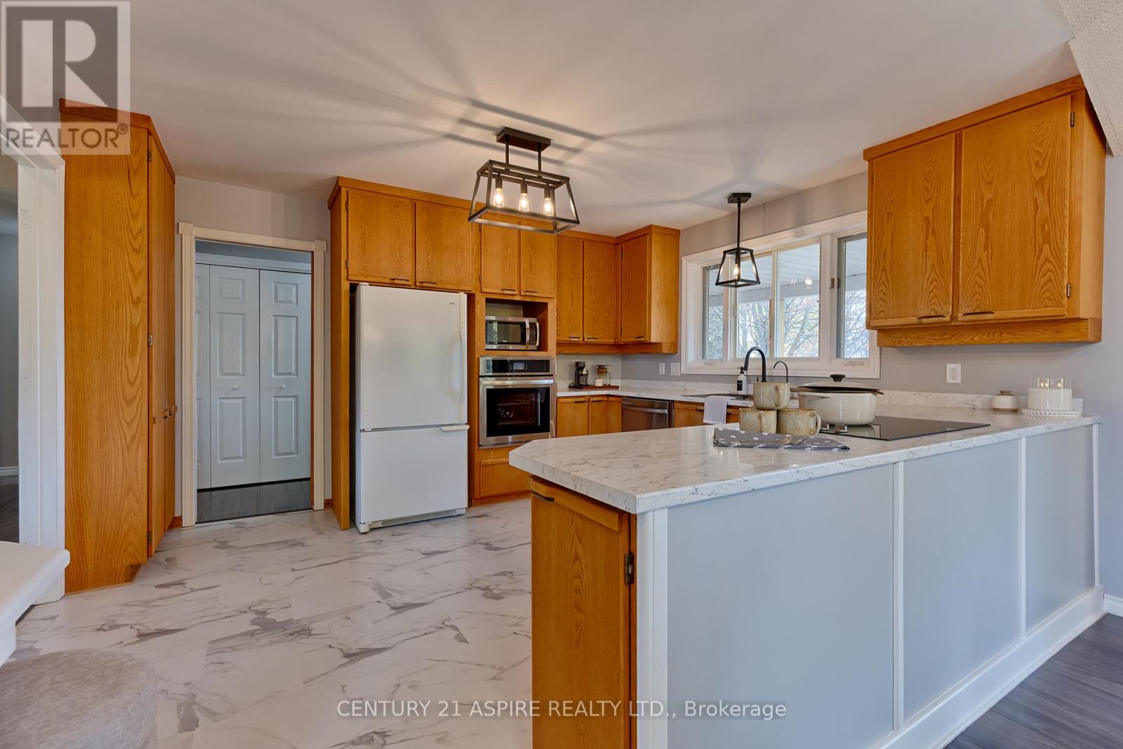 75 Pembroke Street E, Whitewater Region, Ontario  K0J 1K0 - Photo 11 - X12472311
