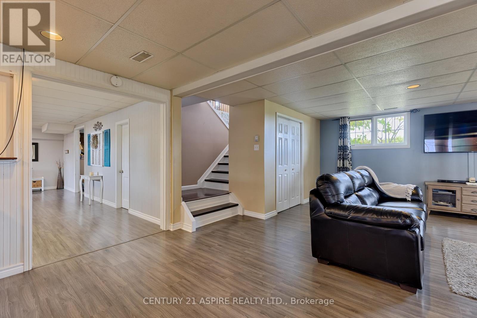 75 Pembroke Street E, Whitewater Region, Ontario  K0J 1K0 - Photo 28 - X12472311