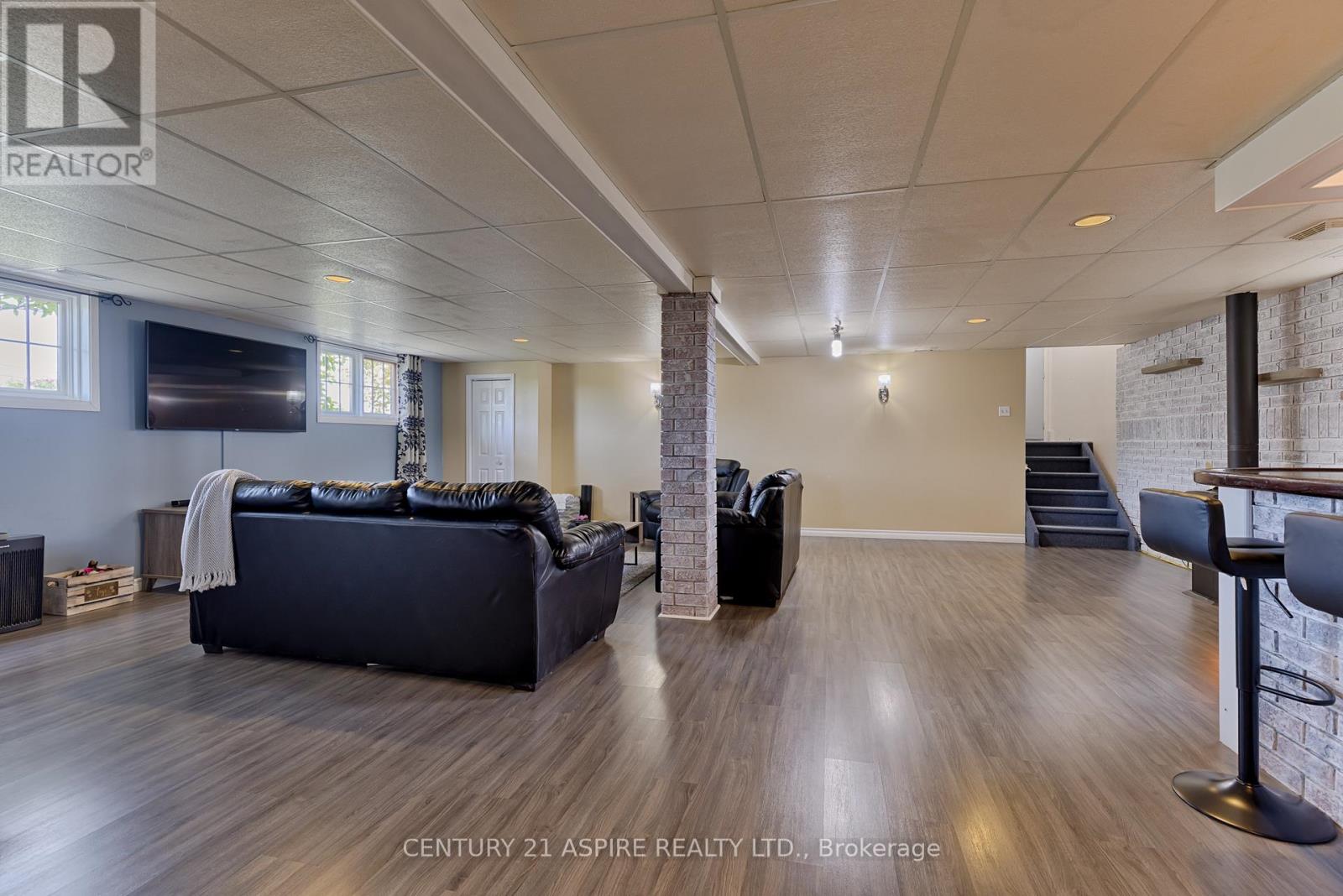 75 Pembroke Street E, Whitewater Region, Ontario  K0J 1K0 - Photo 29 - X12472311