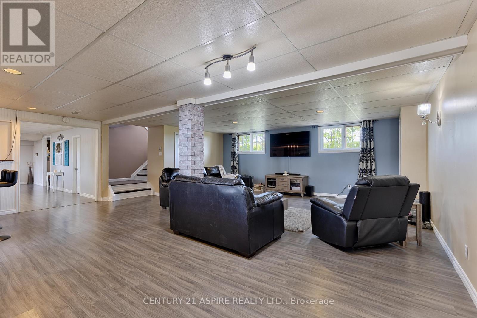 75 Pembroke Street E, Whitewater Region, Ontario  K0J 1K0 - Photo 30 - X12472311