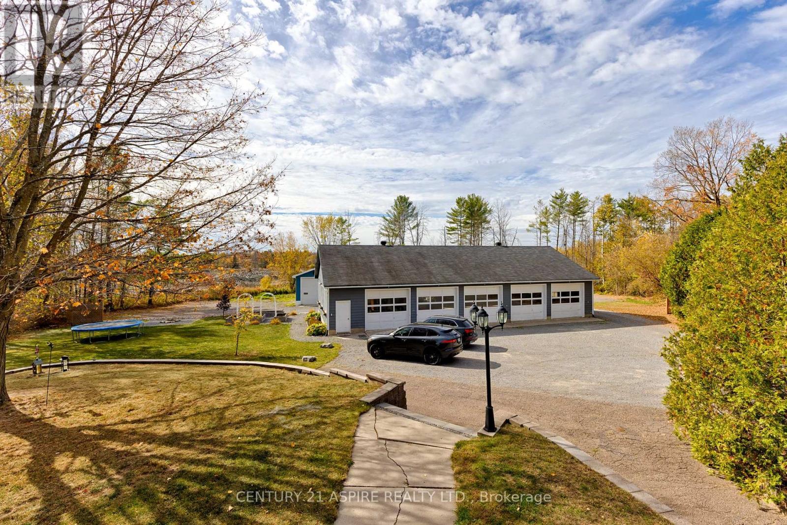 75 Pembroke Street E, Whitewater Region, Ontario  K0J 1K0 - Photo 39 - X12472311