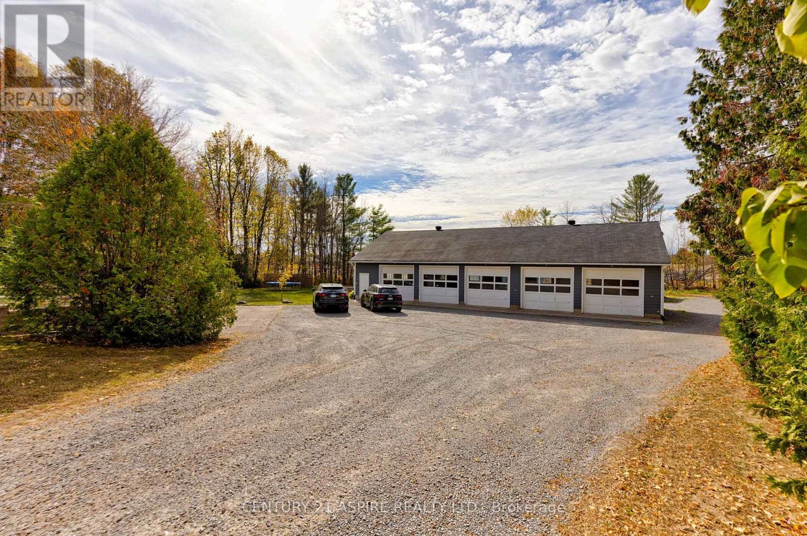75 Pembroke Street E, Whitewater Region, Ontario  K0J 1K0 - Photo 40 - X12472311