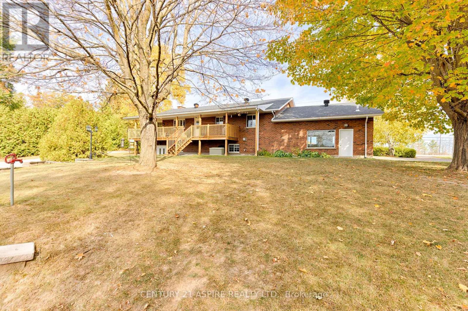 75 Pembroke Street E, Whitewater Region, Ontario  K0J 1K0 - Photo 6 - X12472311