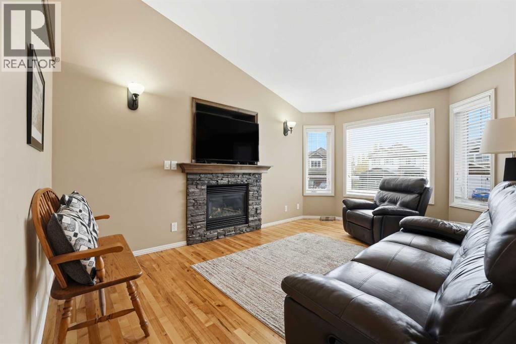 98 Stephenson Crescent, Red Deer, Alberta  T4R 0L6 - Photo 3 - A2265485