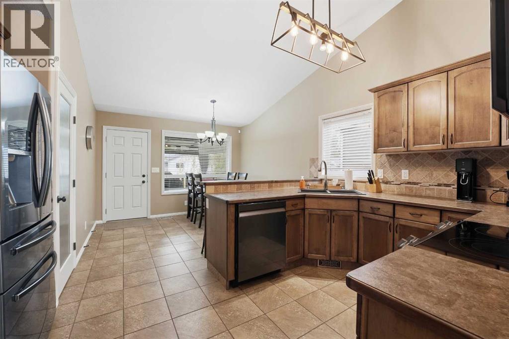 98 Stephenson Crescent, Red Deer, Alberta  T4R 0L6 - Photo 8 - A2265485